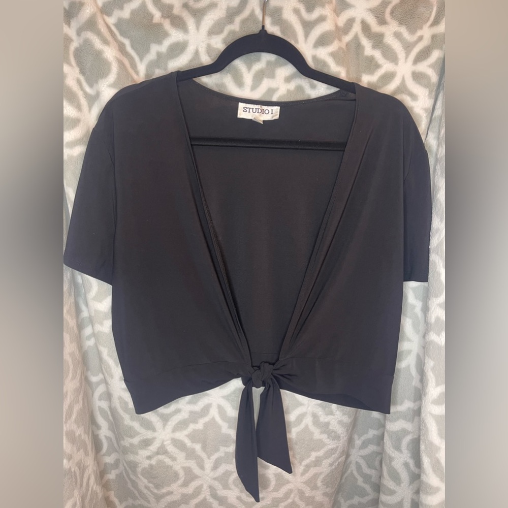 Black studio cover shirt with tie